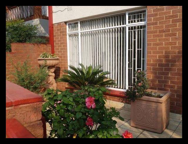 3 BEDROOM TOWNHOUSE FOR SALE IN BEYERS PARK